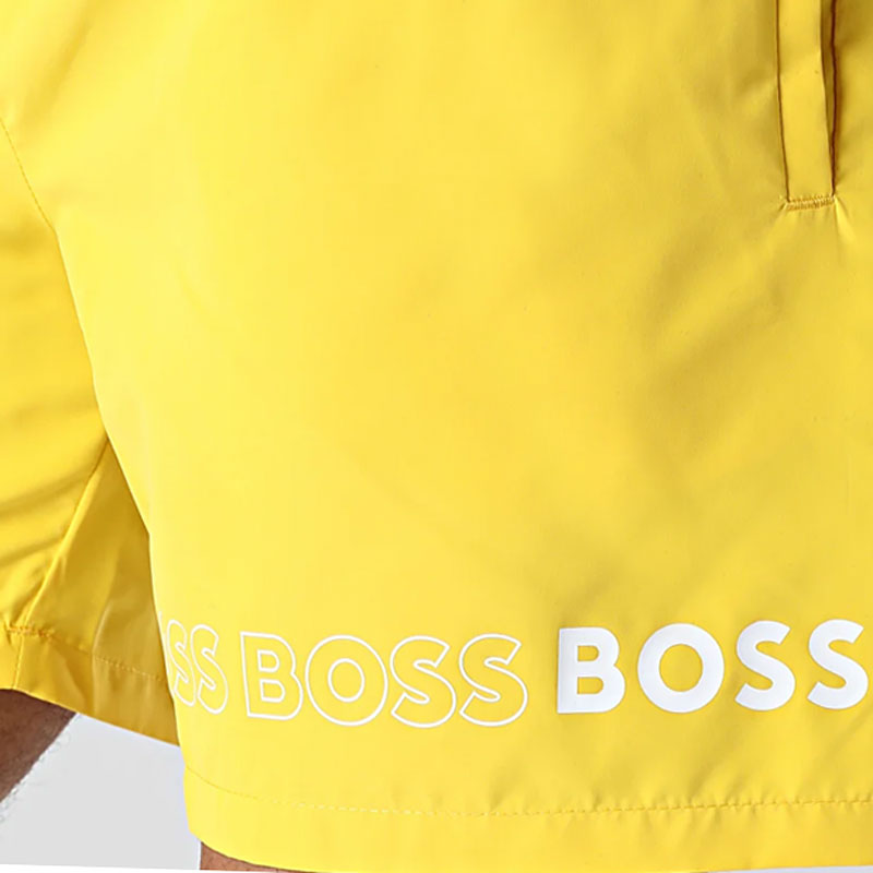 Hugo-Boss-50469300-733-geel